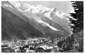 Vue générale de Chamonix et massif du Mont-Blanc